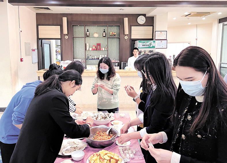 包餃子 (3).jpg